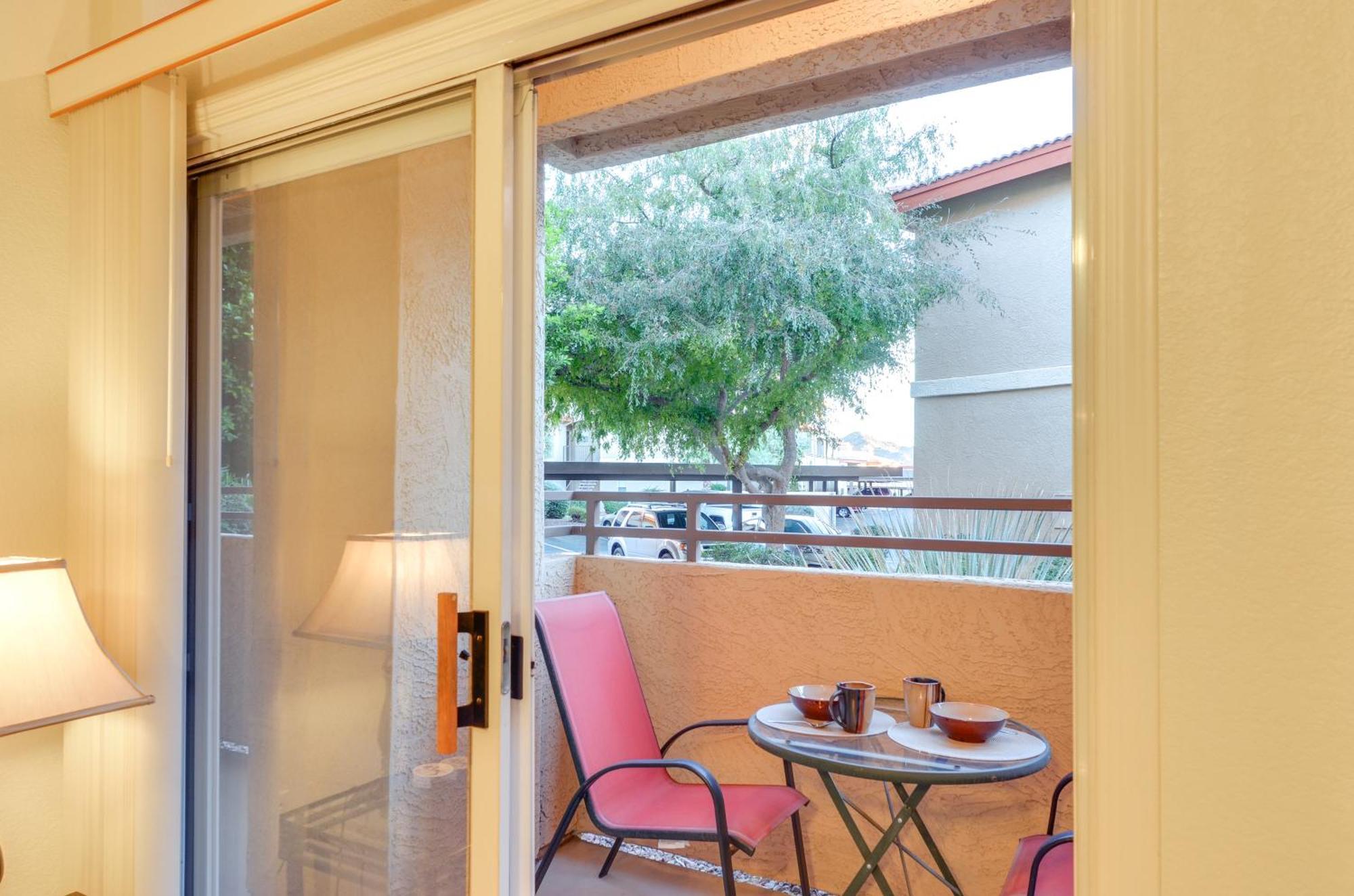 Couples With Deck And Amenities! Apartment *